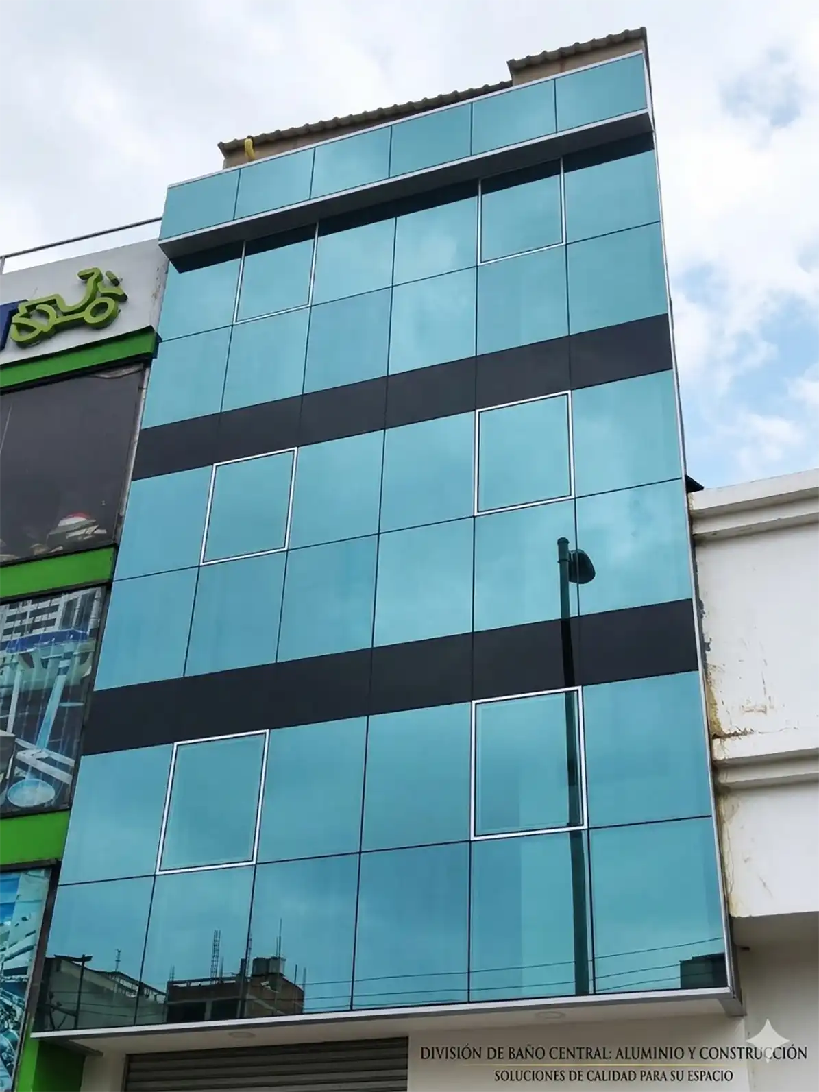 Fachadas en vidrio y aluminio